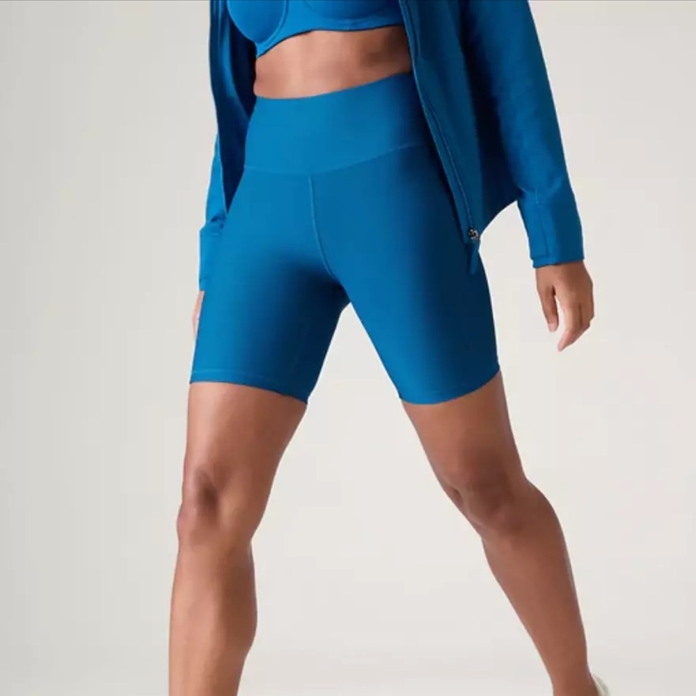 NWT Athleta Interval Stash Bike Short 7” Dark Lapis Blue Gym Yoga XXS